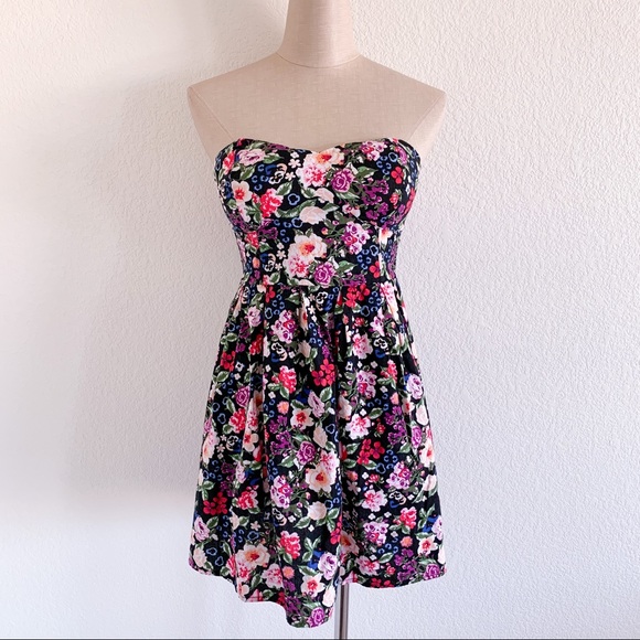 Dresses & Skirts - Floral Sweetheart Neckline Dress